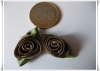 10 Satin Rosen ca 1,7 cm Durchmesser  - mit Blatt braun 